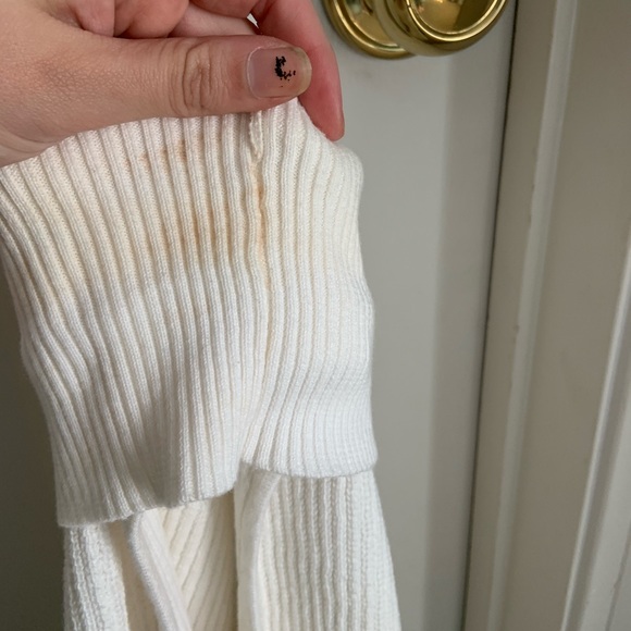 Turtle Neck Crop Top - Picture 4 of 4